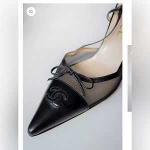 Vintage Chanel pointed toe heels